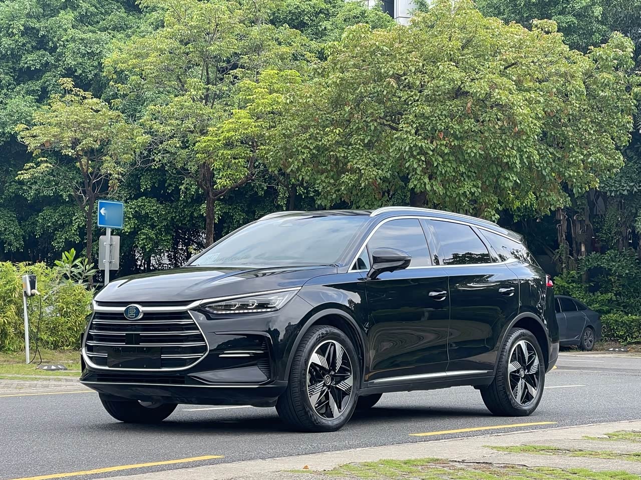 Tang EV 2023 DM-i Champion 112KM Noble