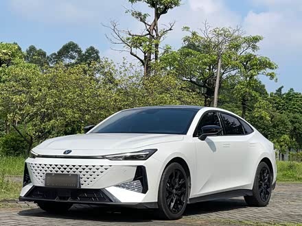 UNI-V 2024 1.5T Premium