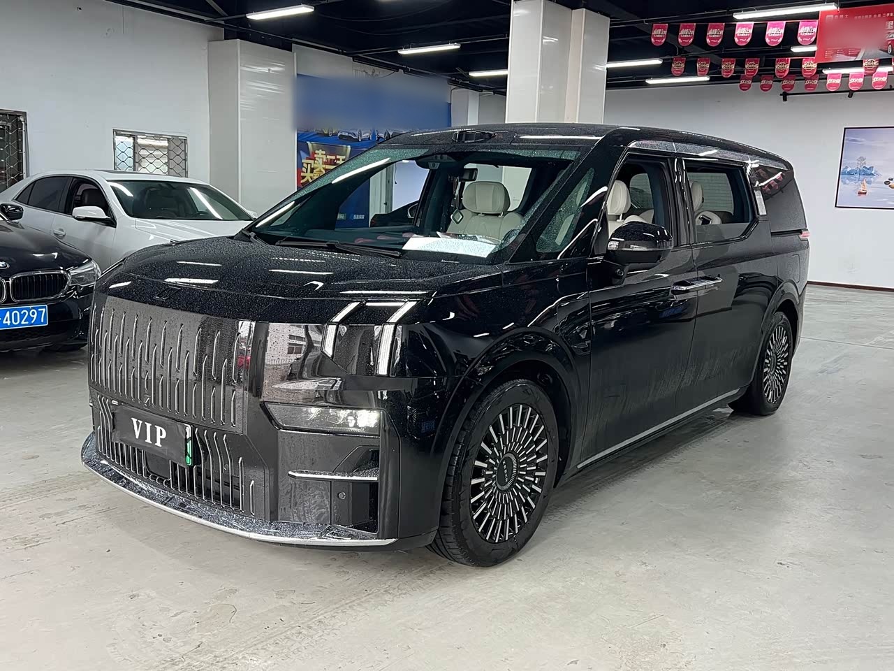 009 2024 6-Seater Executive AWD 108kWh
