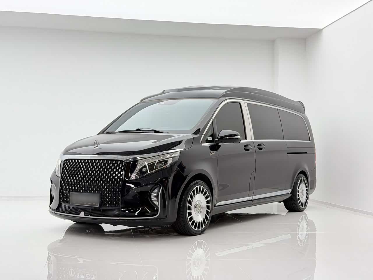 V-Class 2018 V 260 L Premium Extended China VI