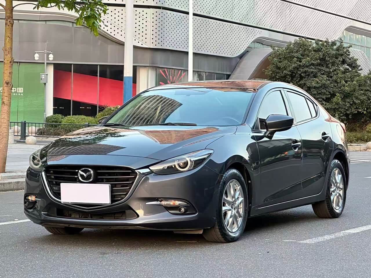 3 Axela 2017 Sedan 1.5L AT Luxury China V