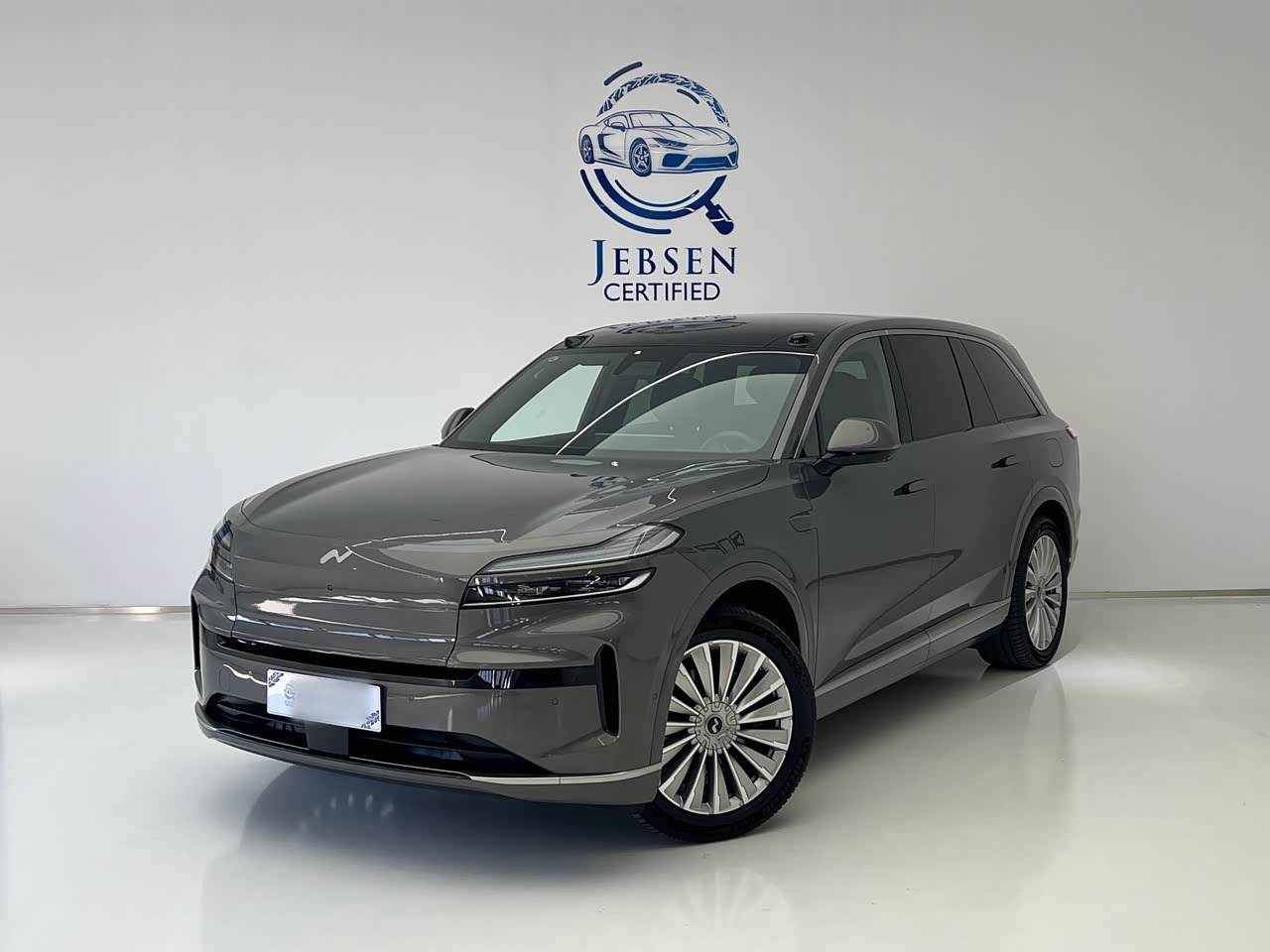 L90 2025 Ultra 6-Seater