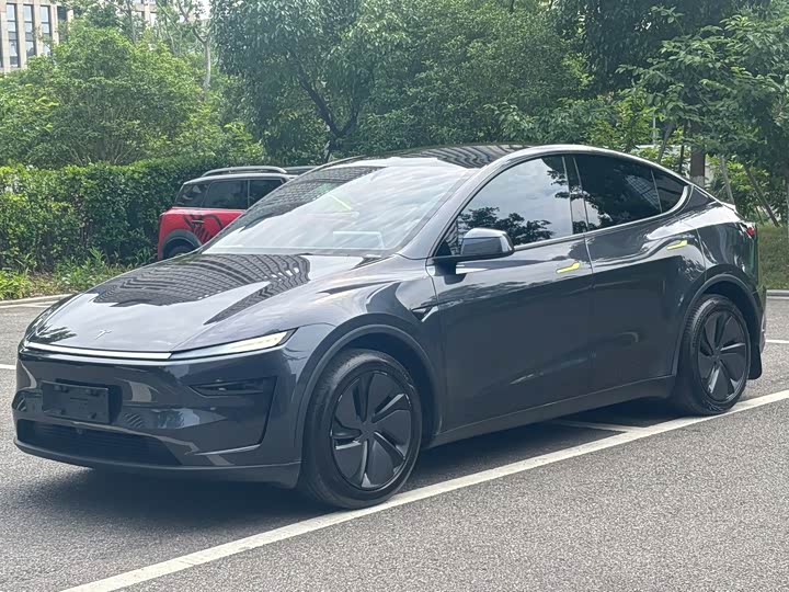 Model Y 2025 RWD