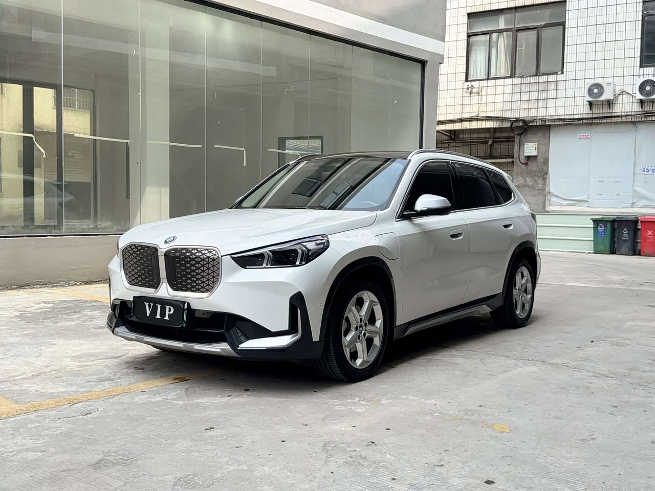 iX1 2023 eDrive25L X Design Package