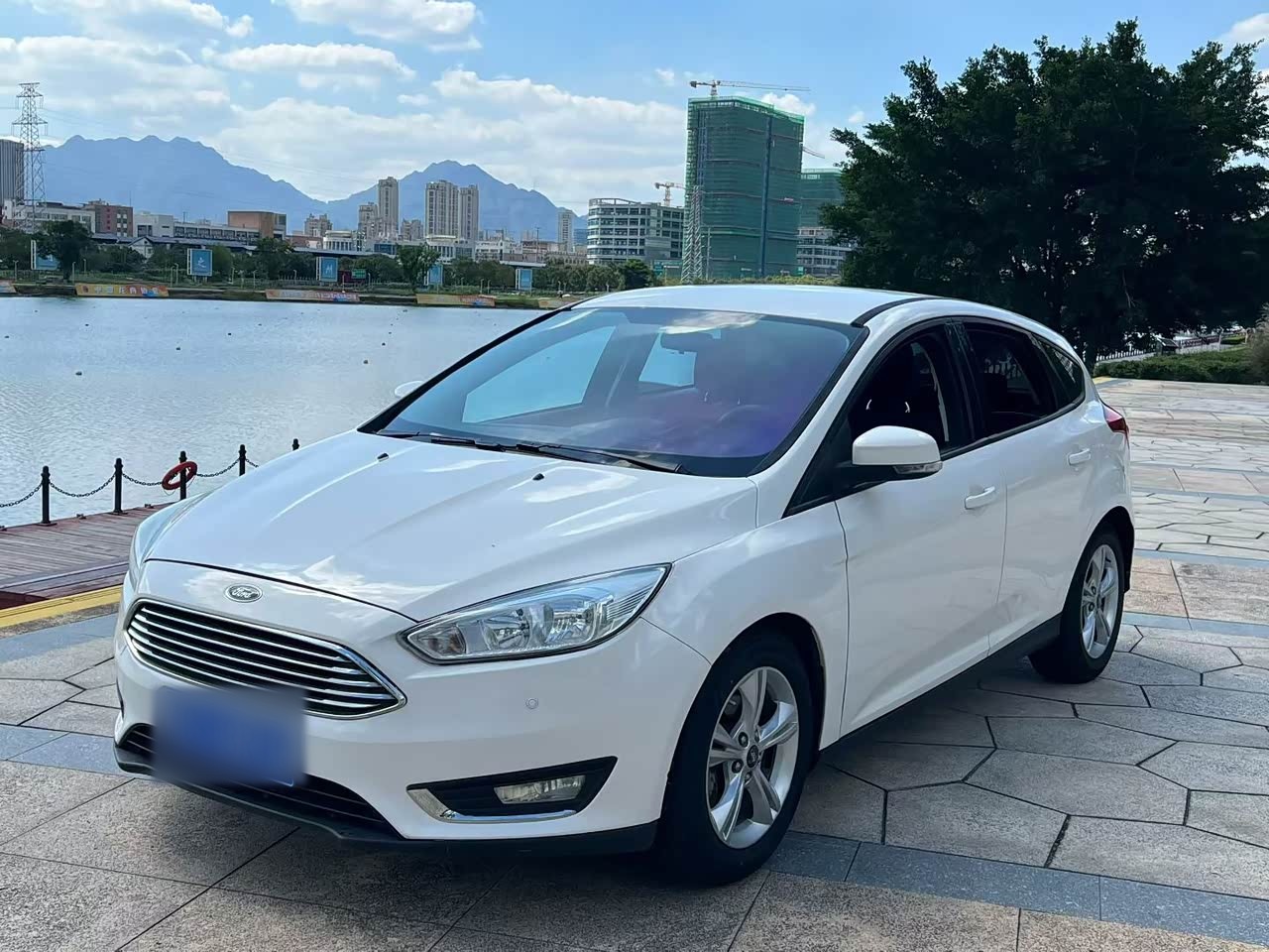 Focus 2017 Hatchback 1.6L AT Comfort