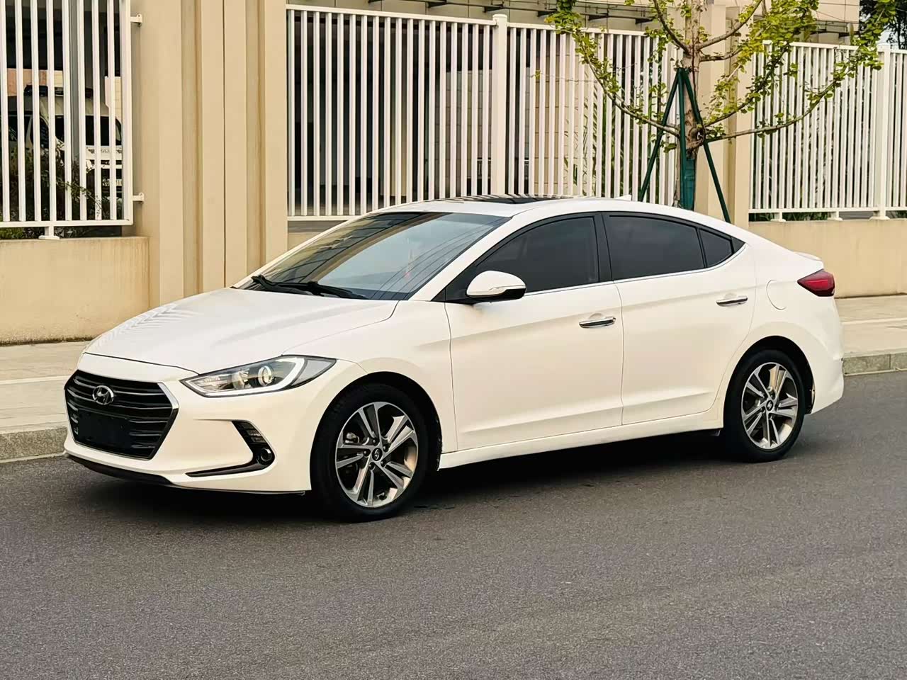 Elantra 2018 1.6L AT 15 Special