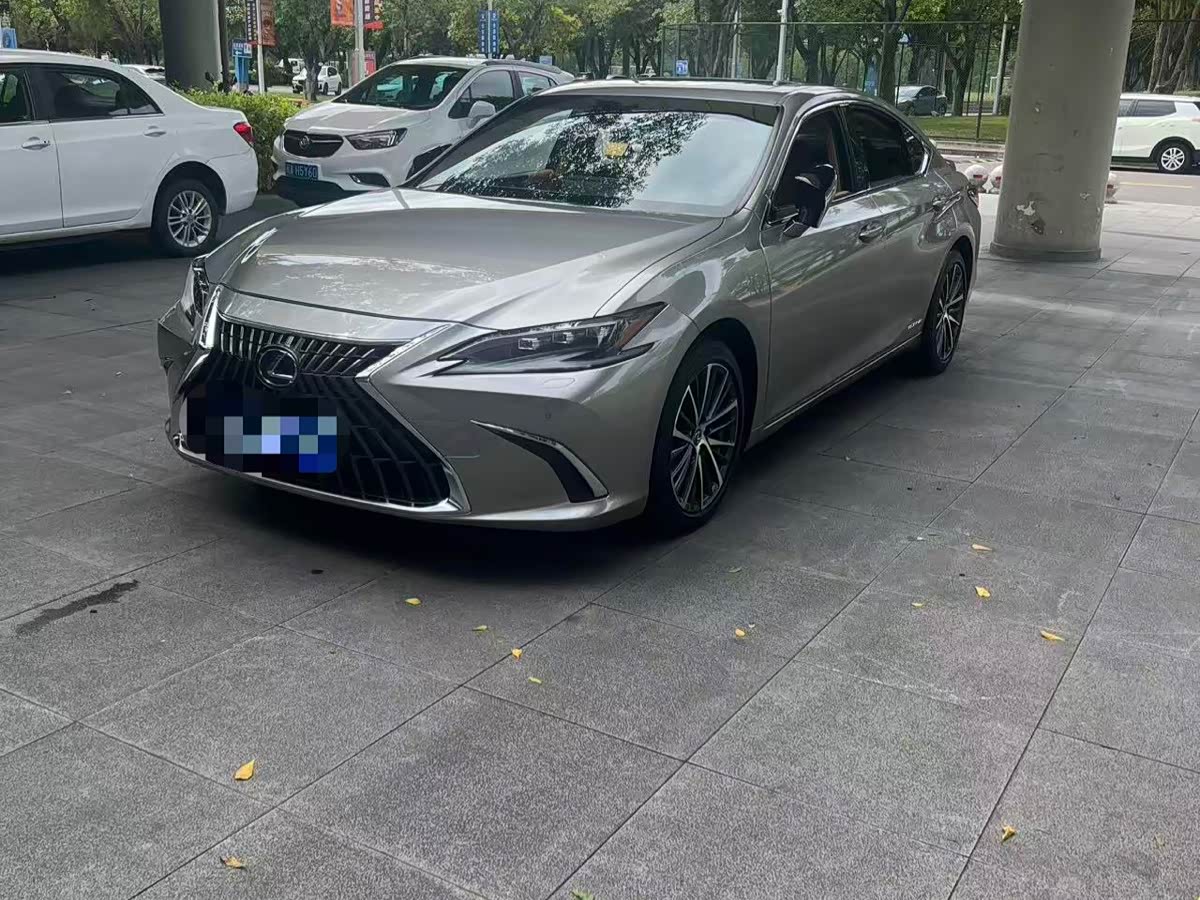 ES 2021 300h Exclusive