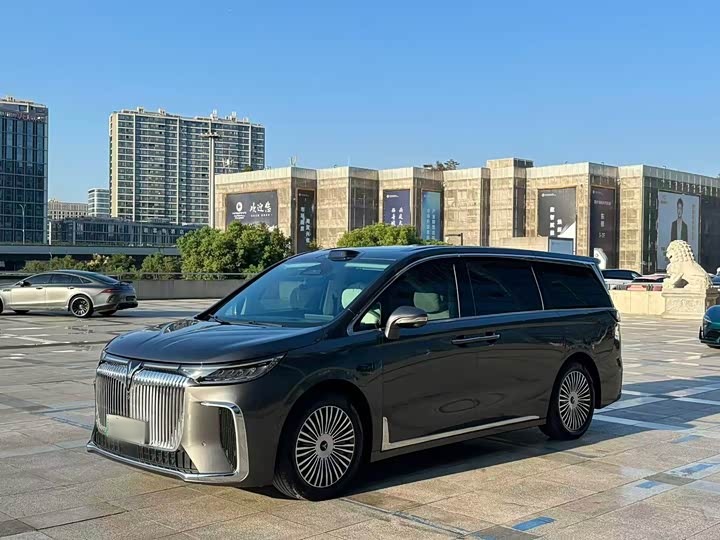 Dreamer 2025 PHEV AWD Premium Qiankun