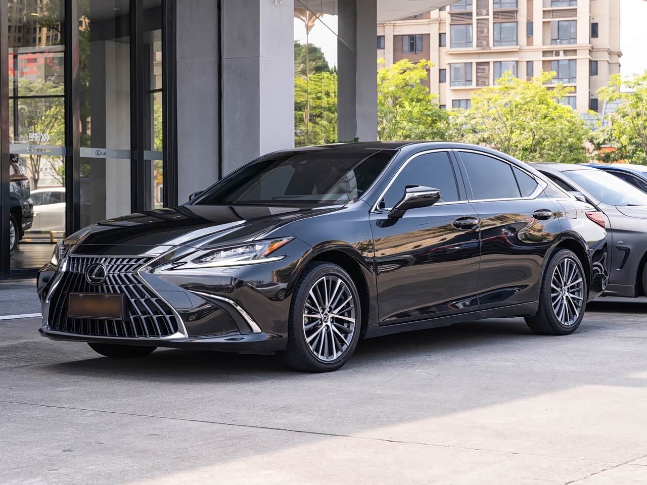 ES 2022 300h Exclusive