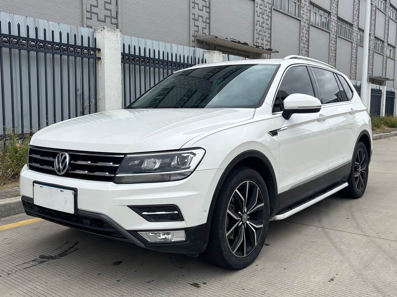 Tiguan L 2019 330TSI AT RWD Luxury China VI