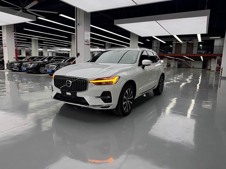 XC60 2025 B5 AWD Luxury