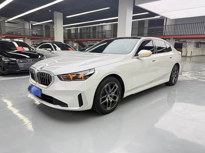 5 Series 2025 530Li Leading Luxury