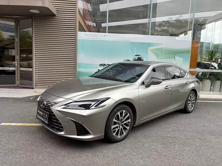 ES 2025 300h Exclusive