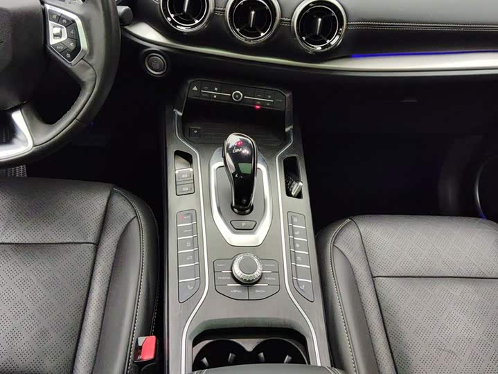 VV6 2021 2.0T RWD Smart +