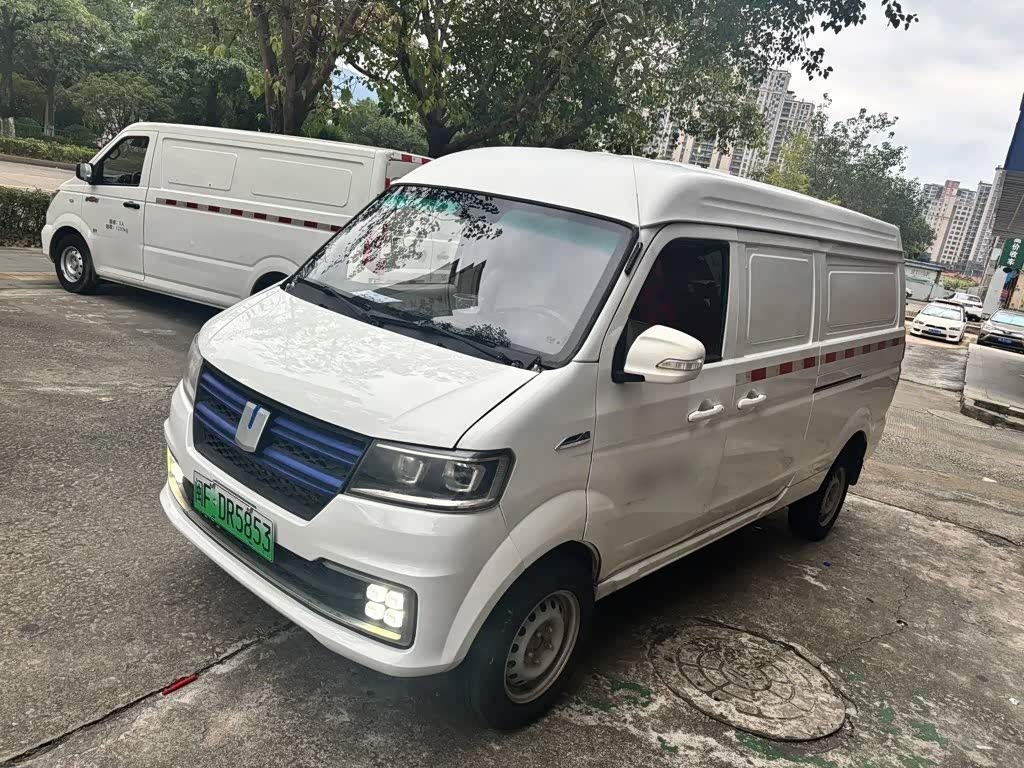 E5 2022 E5L EV Van 39.9kWh