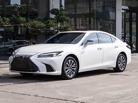 ES 2025 300h Exclusive