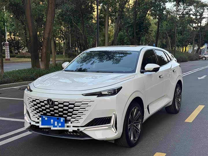 UNI-K 2021 2.0T AWD Premium