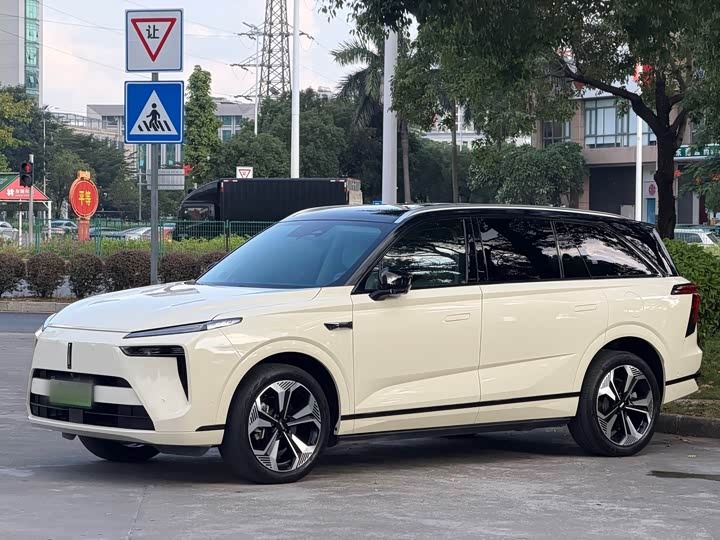 Blue Mountain 2023 AWD Extended Range
