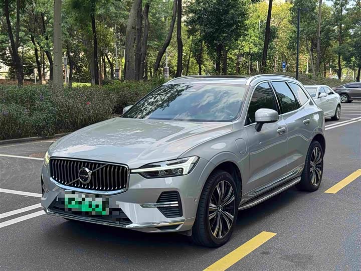 Volvo 沃尔沃XC60插电式混动 2022款 T8 插电混动 四驱智远豪华版
