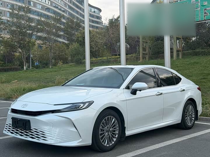 Toyota 凯美瑞 2026款 双擎 2.0HGVP 豪华版
