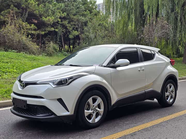 Toyota 丰田C-HR 2018款 2.0L 精英版 国VI