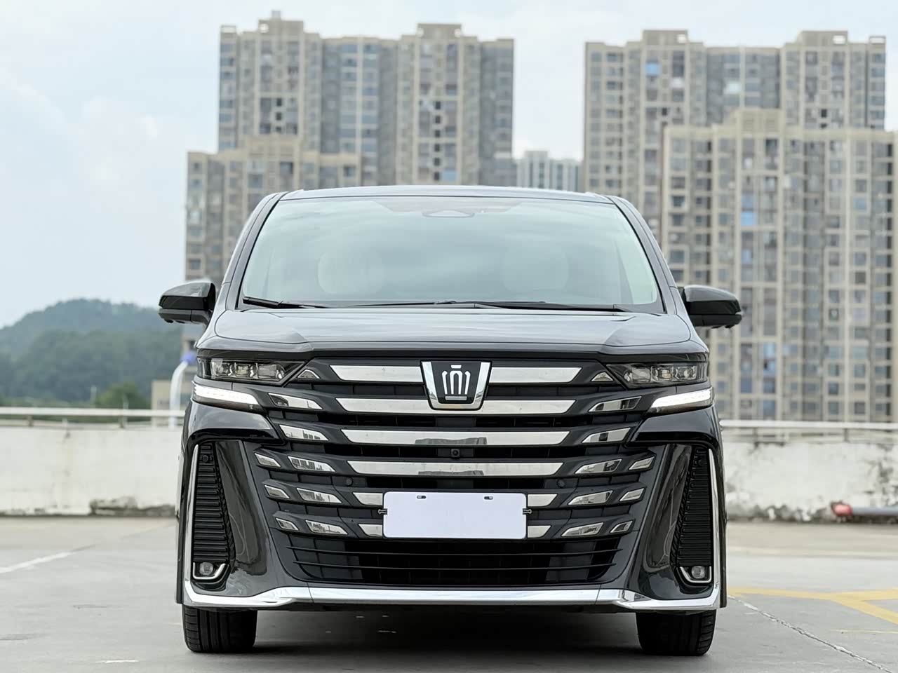 2024 Crown Hybrid 2.5L Supreme Executive