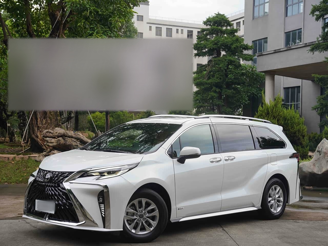 Granvia 2024 2.5L Hybrid Comfort