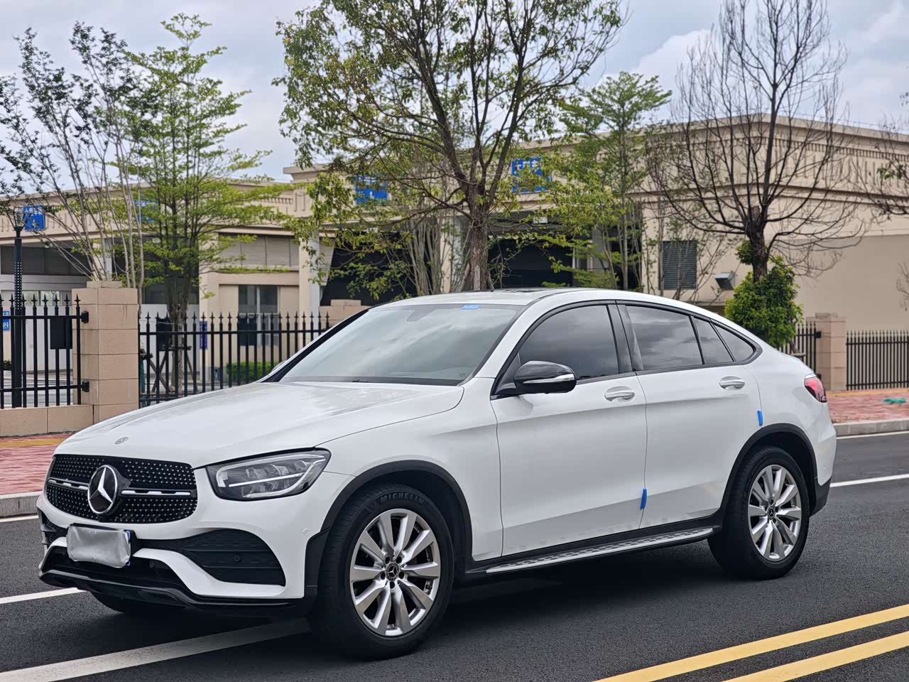 Mercedes-BenzGLC Coupe 2020 GLC 260 4MATIC Coupe SUV