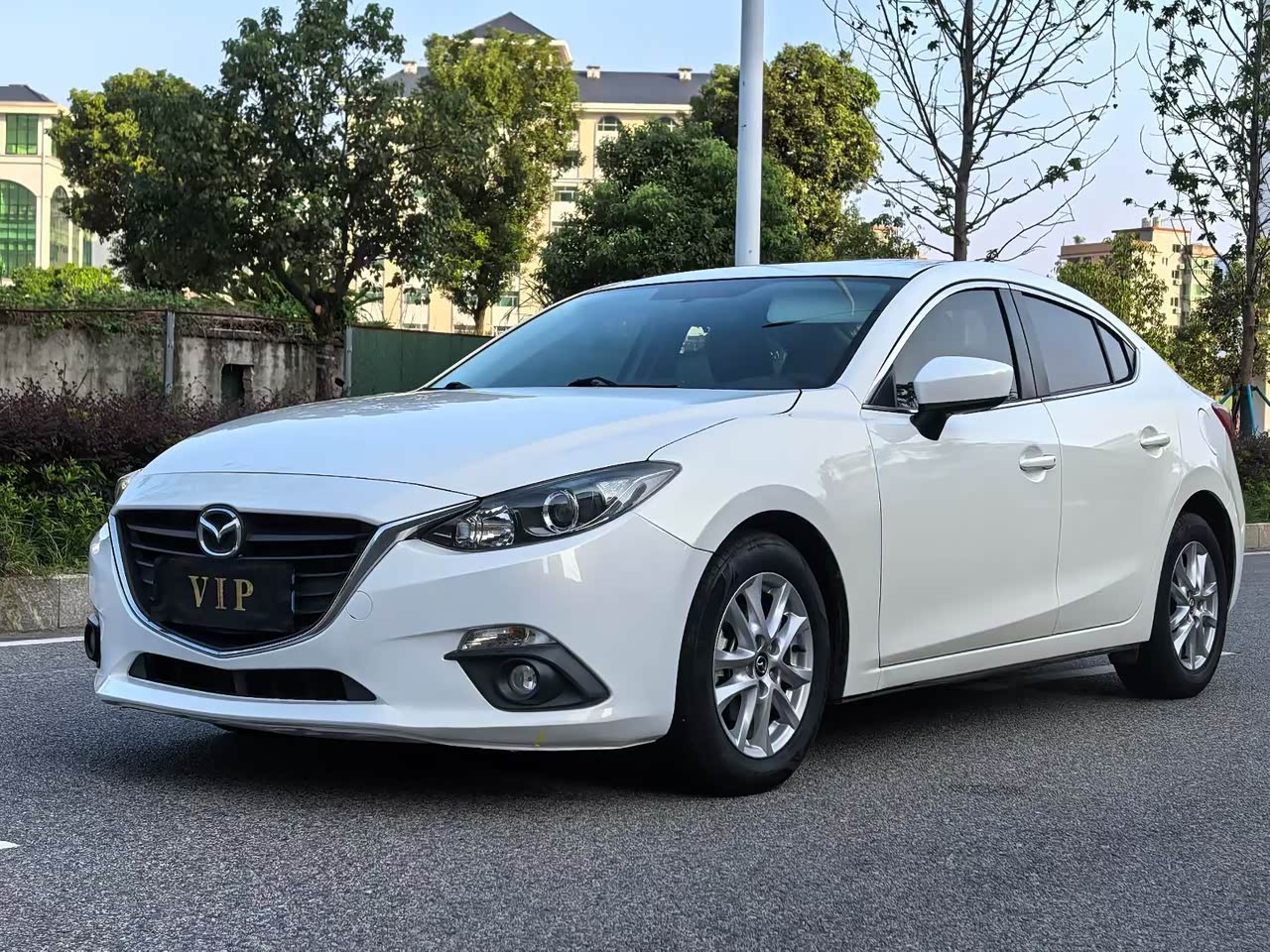 3 Axela 2016 Sedan 1.5L AT Luxury