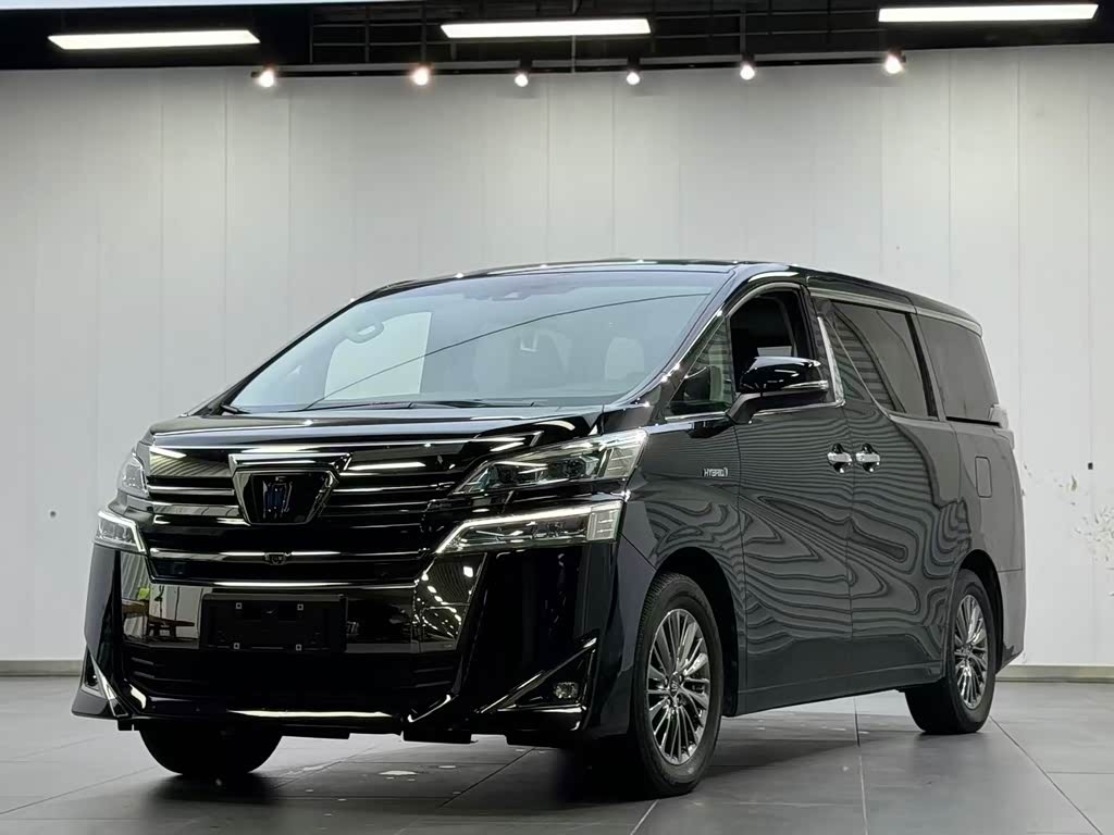 2023 Crown Hybrid 2.5L HVLuxury