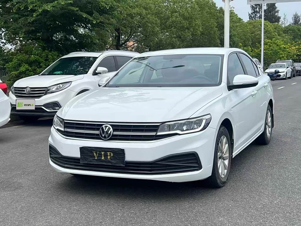 Bora 2016 1.6L MT Fashion