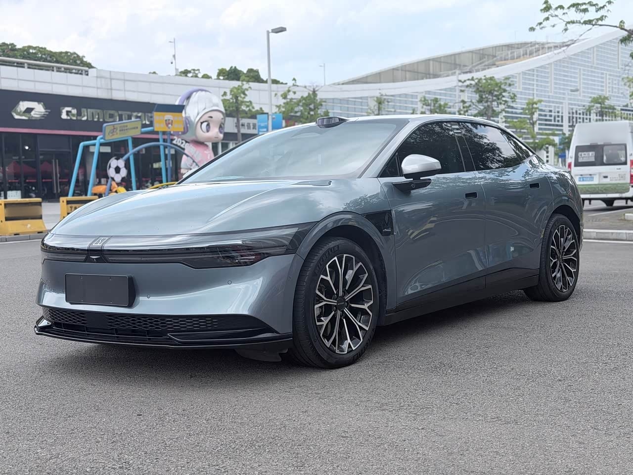 007 2024 RWD ADAS 75kWh