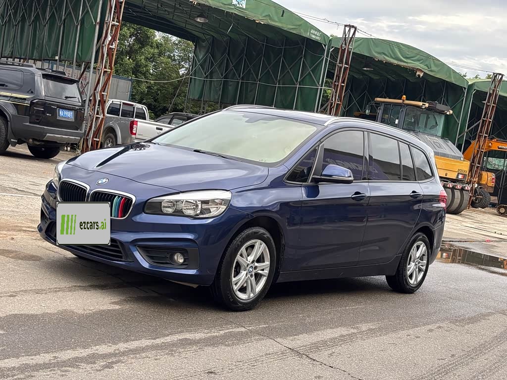 BMW2 Series Wagon 2015 218i Leading
