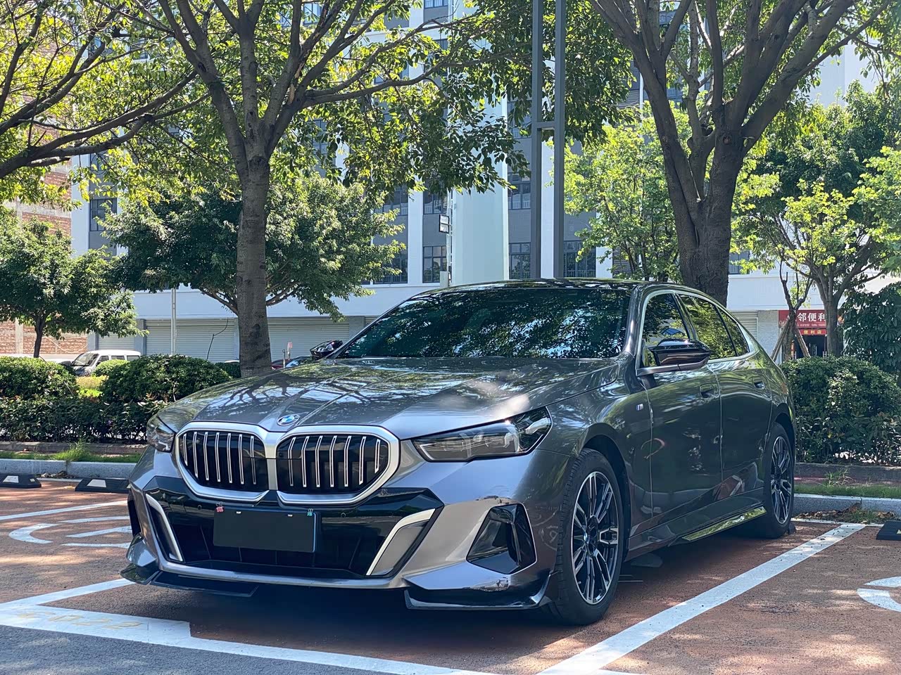 BMW5 Series 2025 530Li Leading M Sport Package
