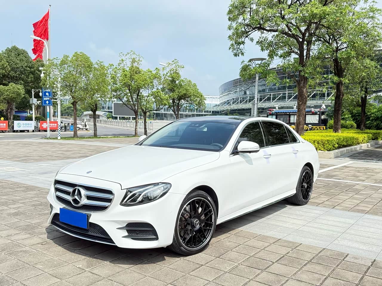 Mercedes-BenzE-Class 2017 E 300 L Sport Luxury