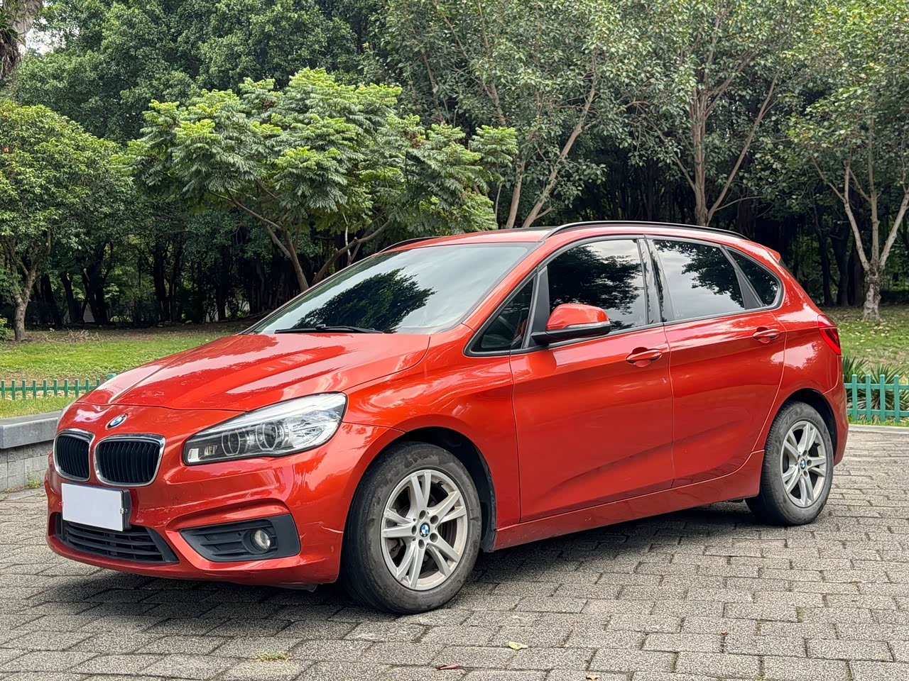 BMW2 Series Wagon 2016 218i Leading