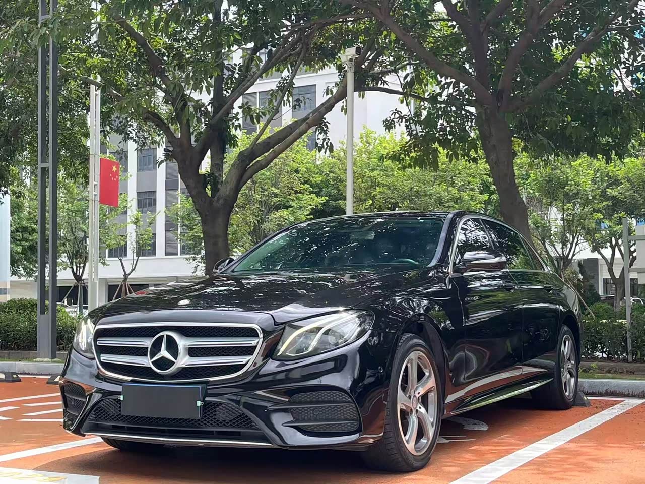Mercedes-BenzE-Class 2017 E 200 L 4MATIC