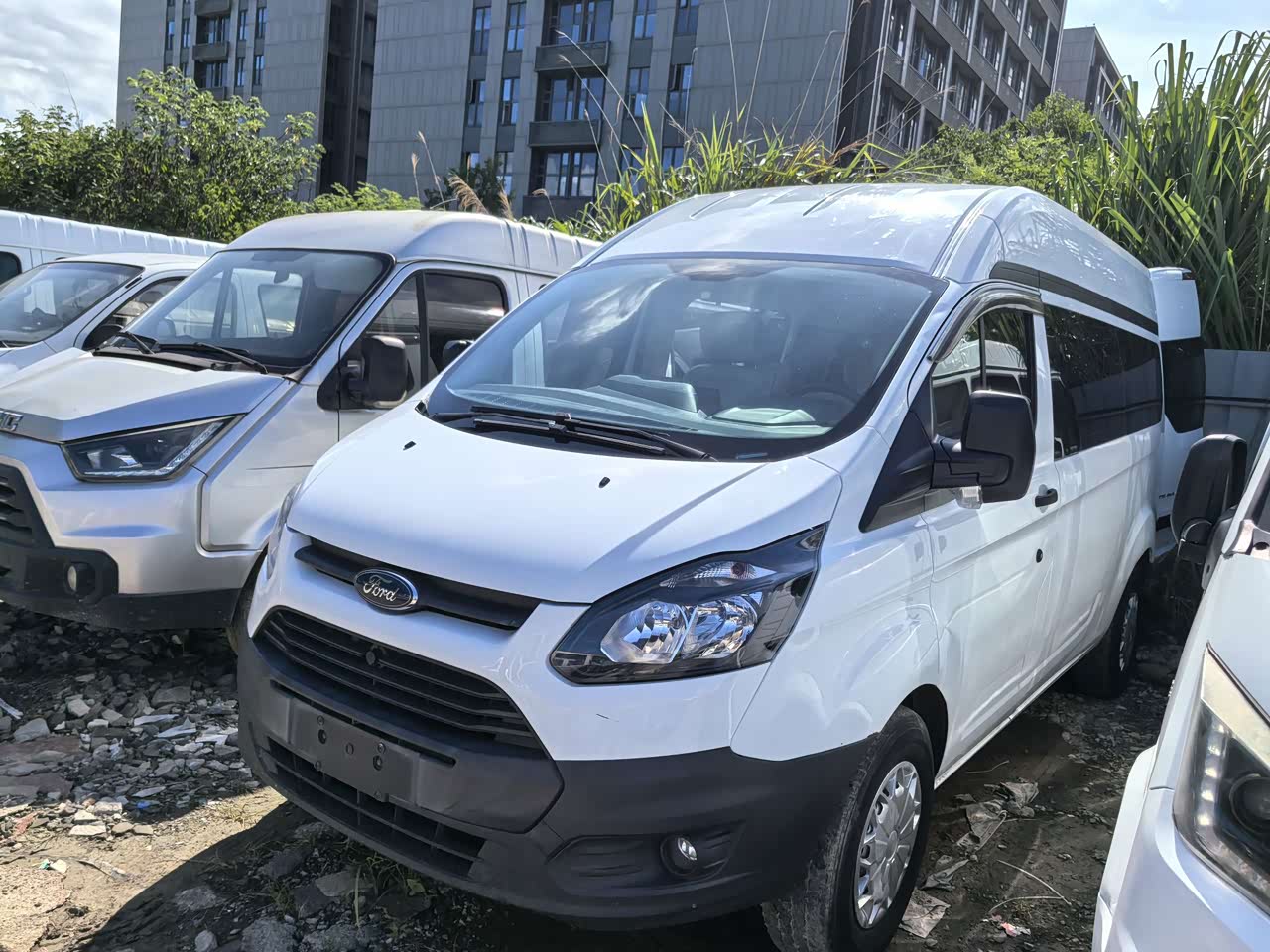 Transit 2017 2.0T Diesel Short Wheelbase China V