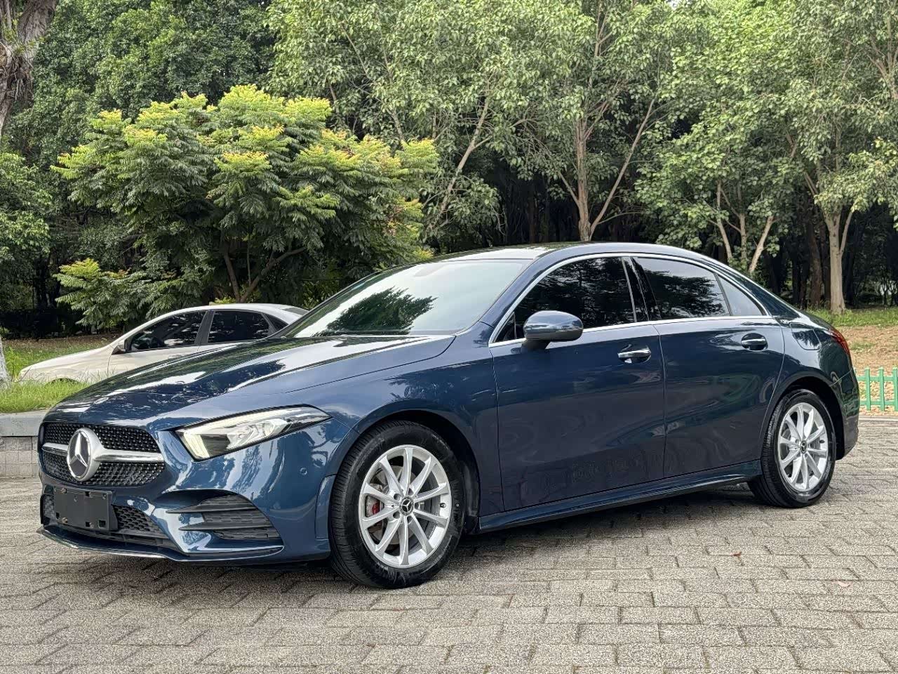 A-Class 2022 A 180 L Sport