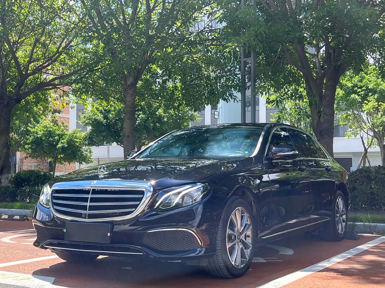 Mercedes-BenzE-Class 2019 E 300 L Fashion