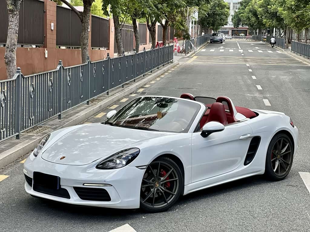 718 2022 Boxster 2.0T