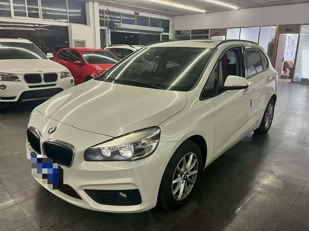 2 Series Wagon 2018 218i Exclusive Sport Package