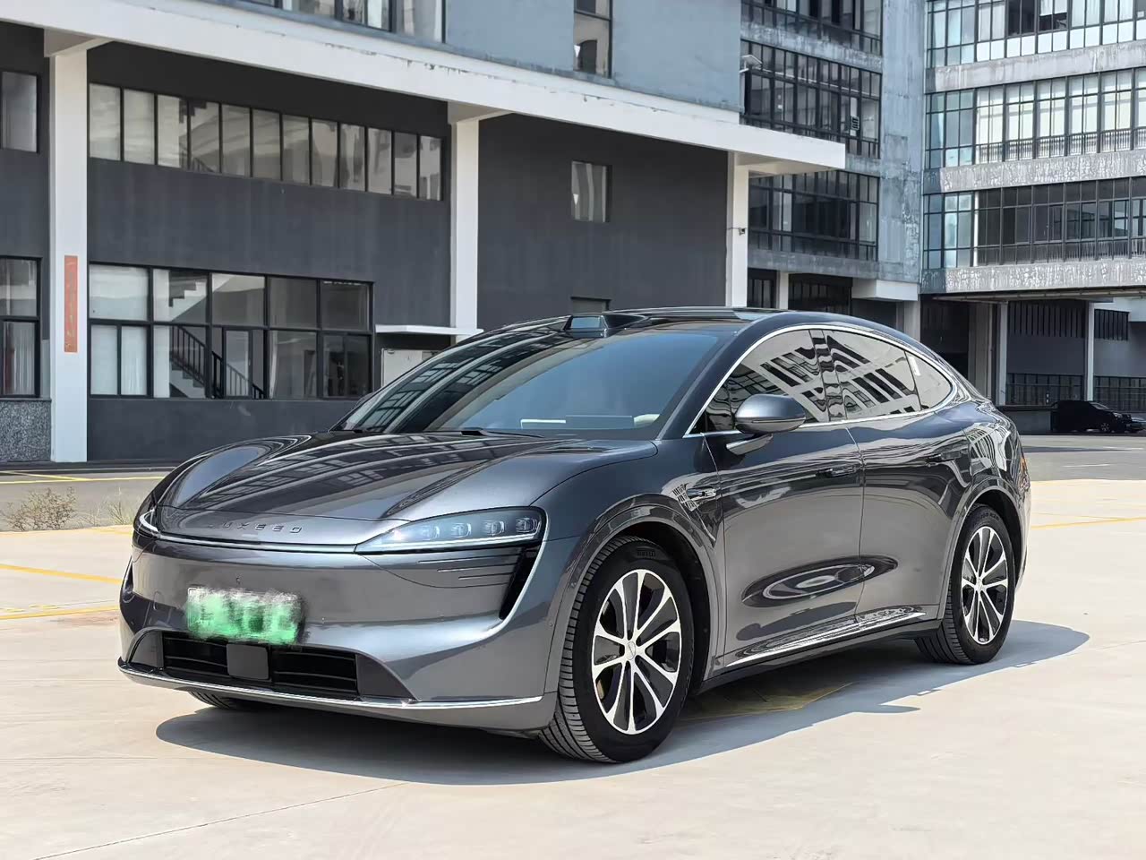 R7 2024 EV 802km Max