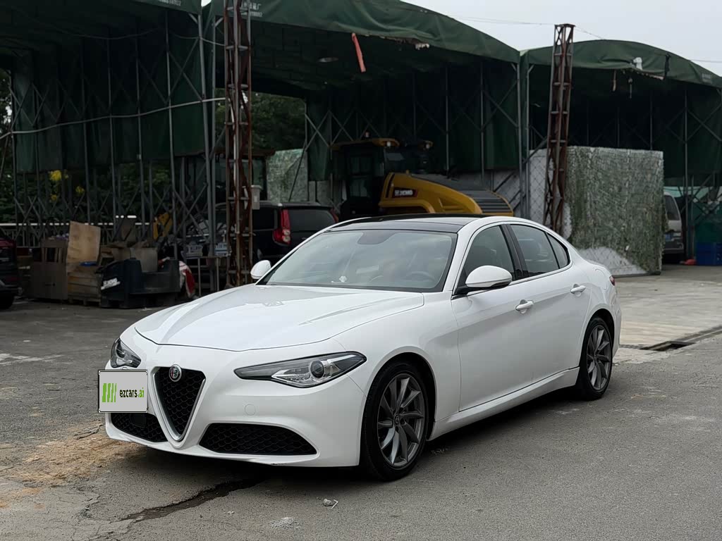 Giulia 2017 2.0T 200HP Luxury