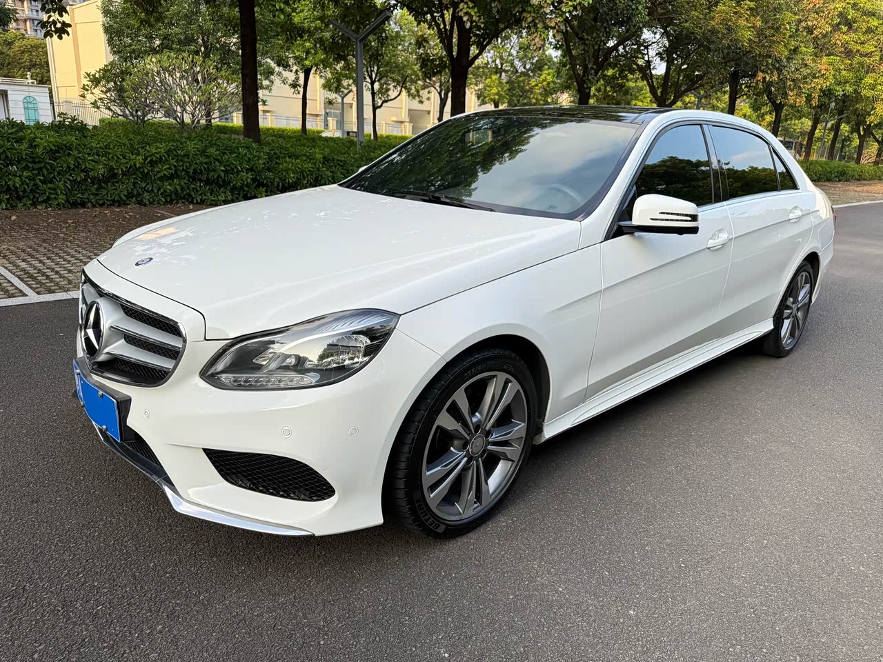 Mercedes-BenzE-Class 2015 Facelift E 260 L Sport