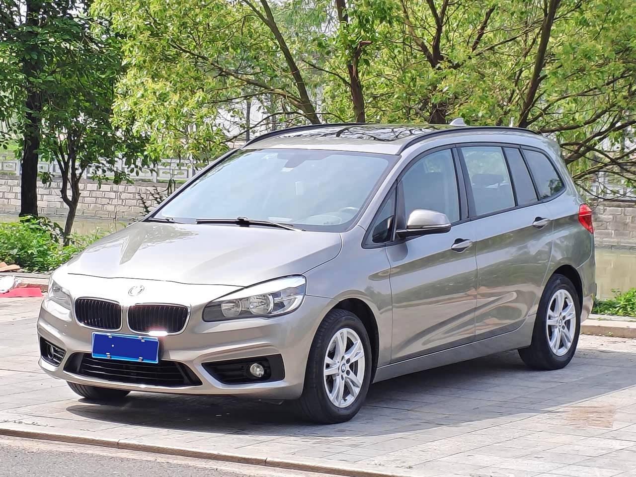BMW2 Series Wagon 2015 218i Leading