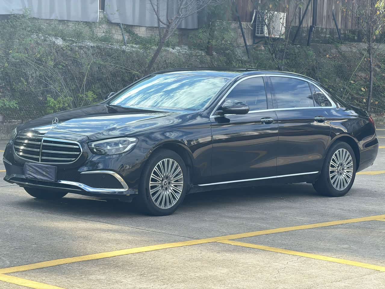 Mercedes-BenzE-Class 2023 E 260 L