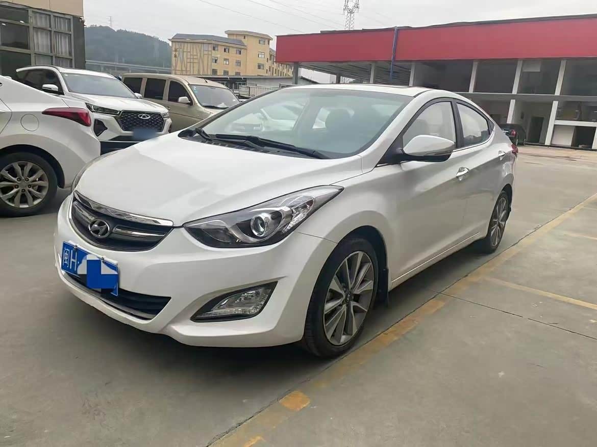 Elantra 2016 1.6L AT Smart