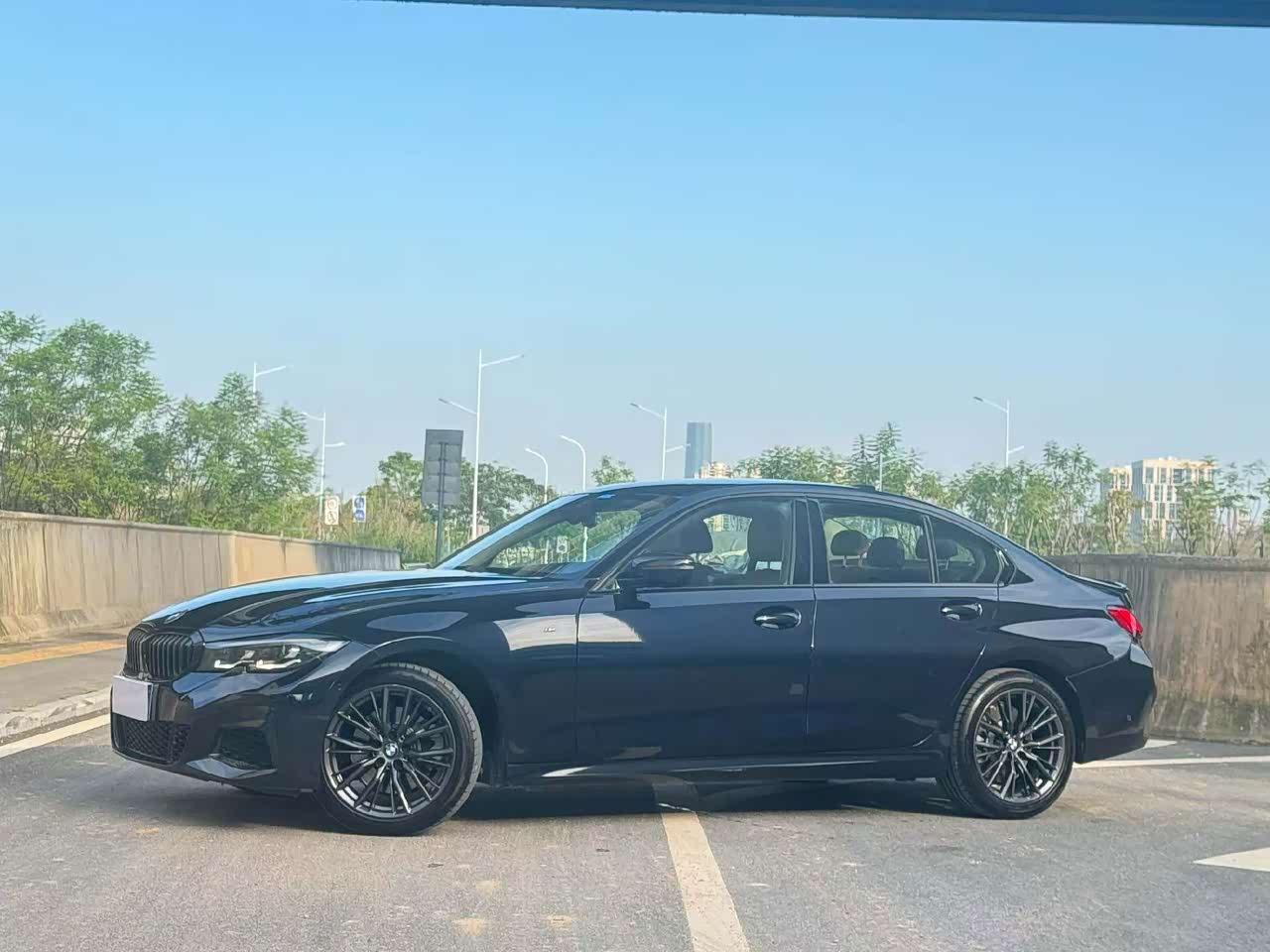 3 Series 2023 325Li M Sport Package