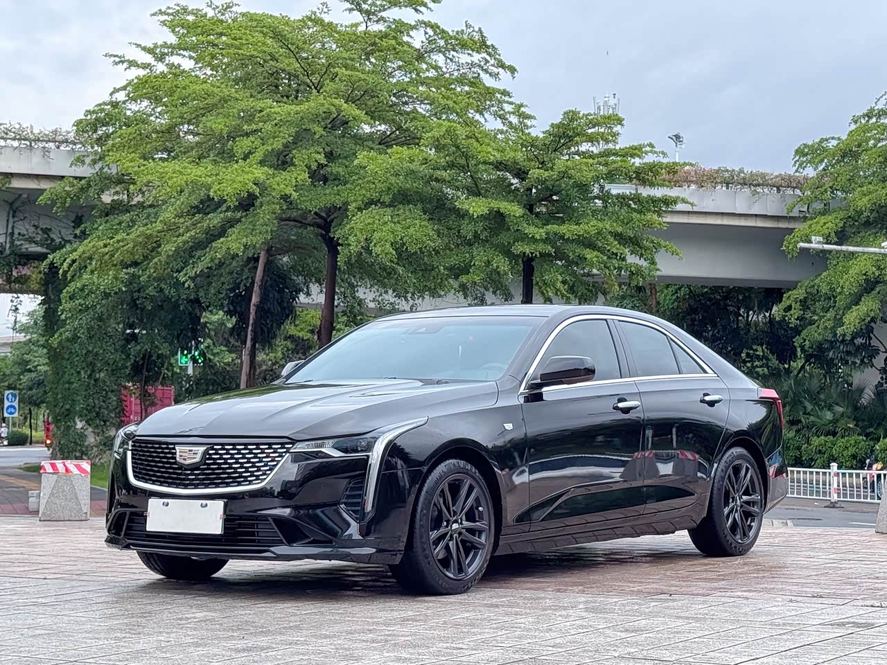 CT4 2022 28T Luxury